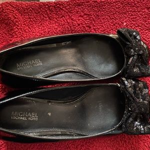 Black shoes with sparkly bow
